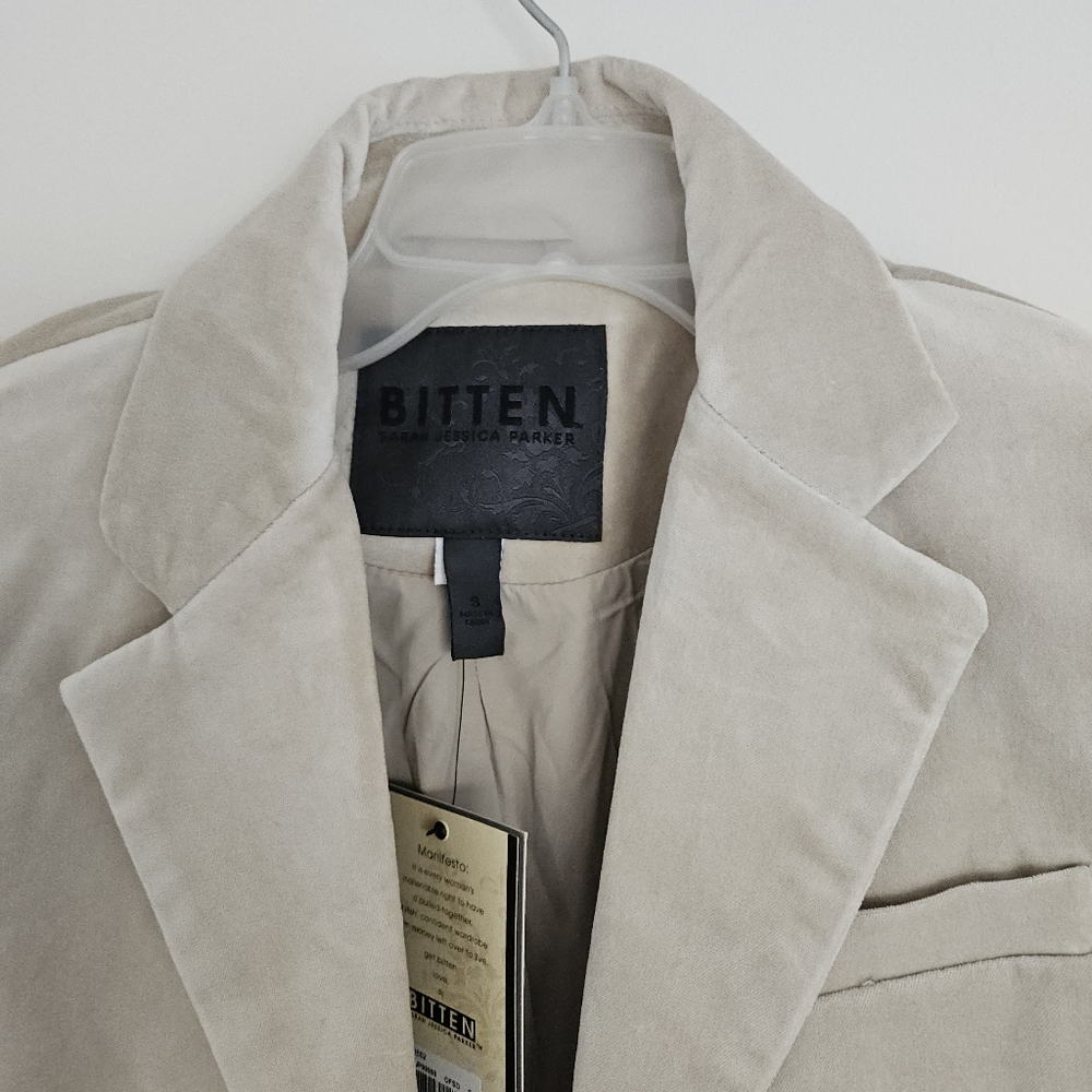 NWT BITTEN by Sarah Jessica Parker Velvet Blazer Beige Tan Small S - Picture 2 of 3